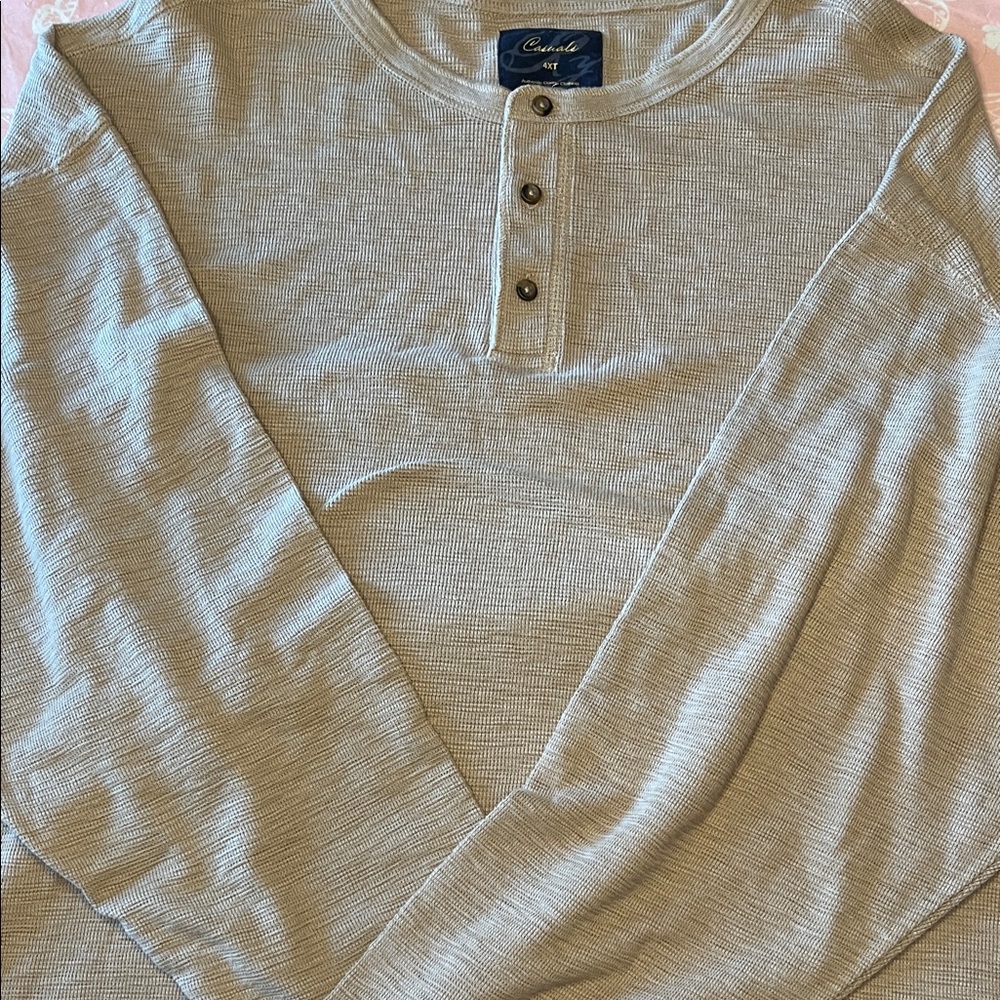 Casual Comfort Long-Sleeve Henley Shirt in Light Gray